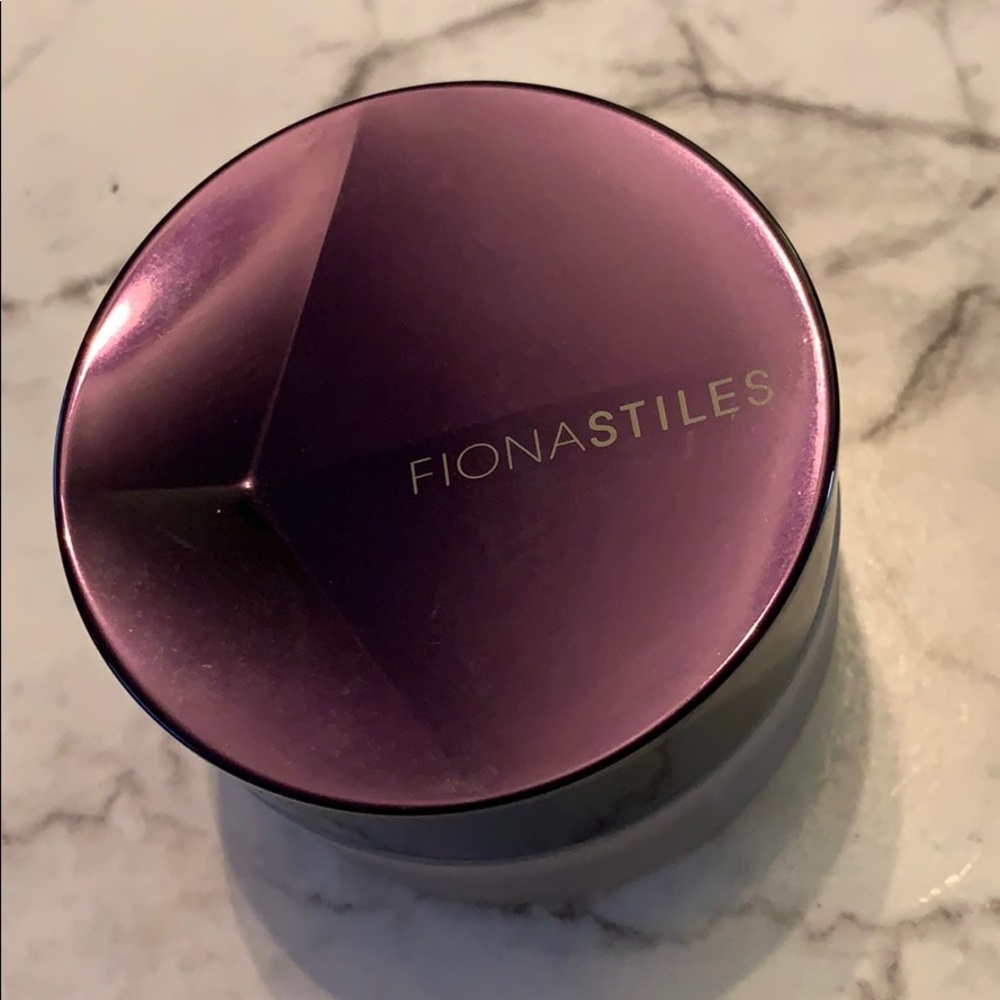 Fiona Stiles Whitestone Invisible Loose Powder